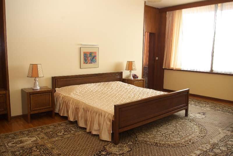 Hotel Saint Vrach Sandanski Bagian luar foto